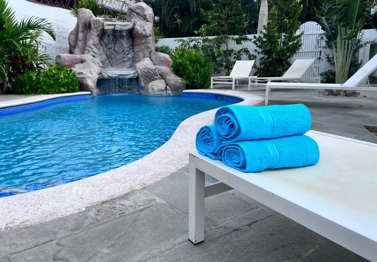Luxury Villa With Private Pool Near Mambo And Cabana Beach Willemstad